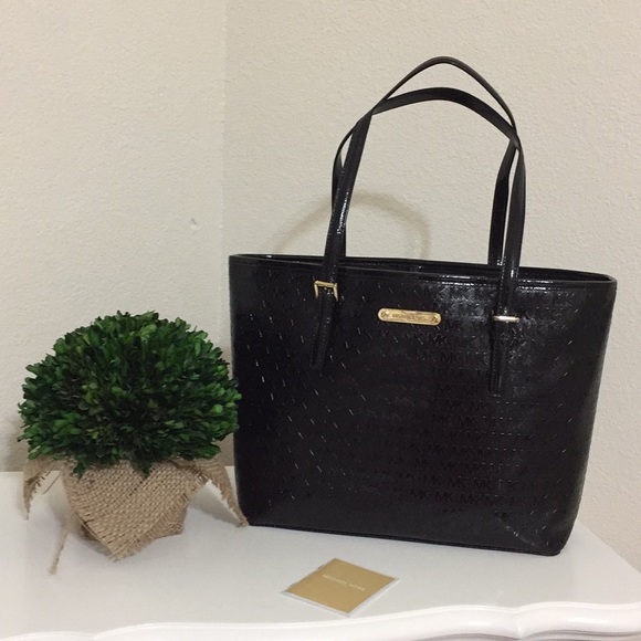 Michael Kors Handbags - New Michael kors Jet Set Travel carry all tote bag